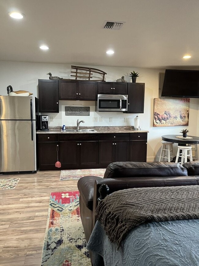 Photo - FOR RENT - FURNISHED SHORT TERM STUDIO LOCATED ON A RANCH