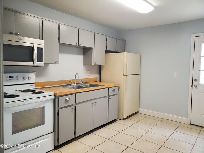 Photo - 1325 Solar Cir