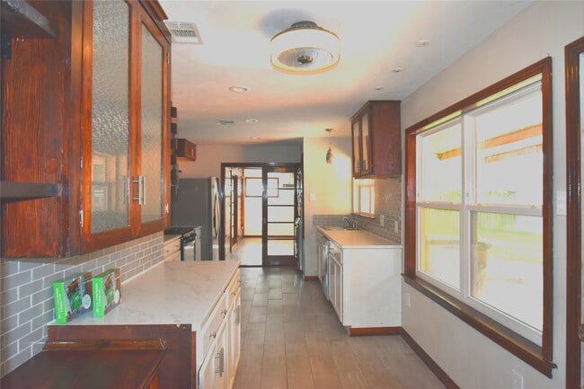 Photo - 5602 Tallow Ln