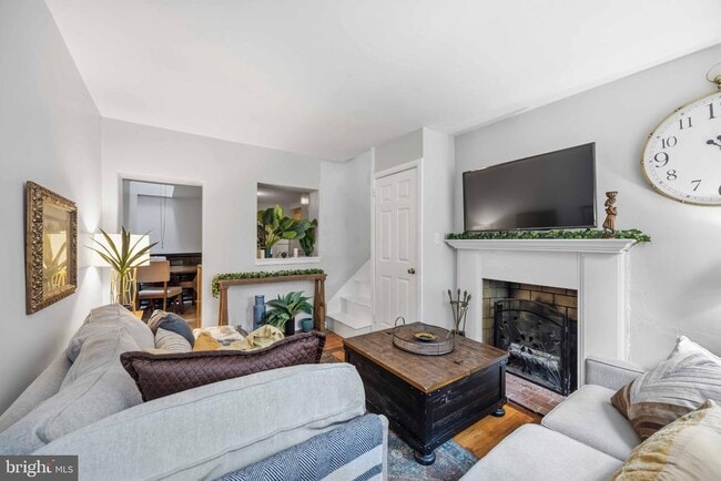 Photo - 725 Pemberton St