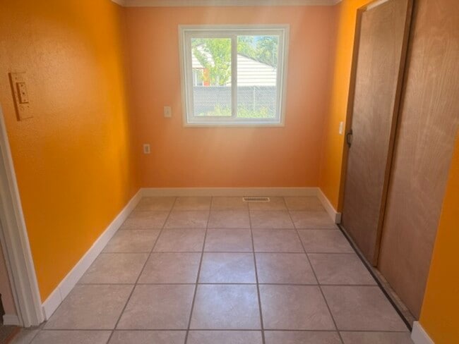 2635 Desmet Dr