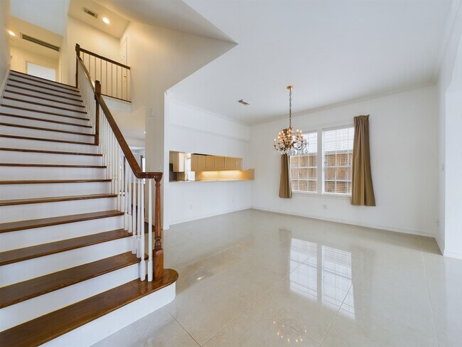 5627 Winsome Ln