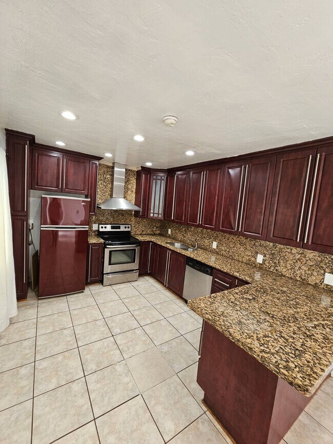 Photo - 655 SW 19th Rd