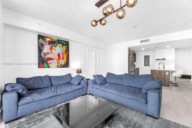 Photo - 488 NE 18th St Unidad 4311