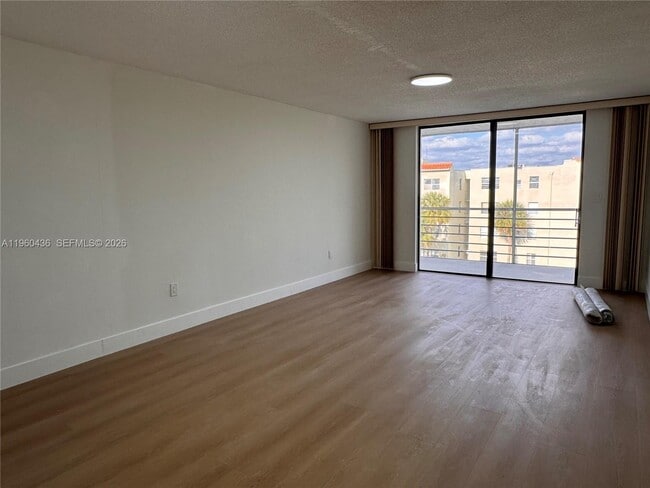 Photo - 1820 SW 81st Ave Unidad 3407