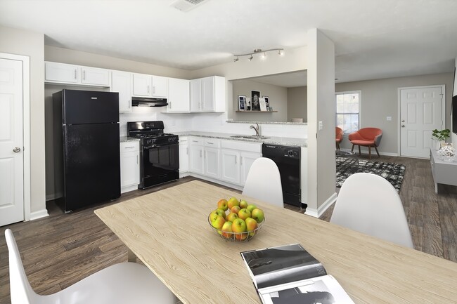 Photo - Dylan Square