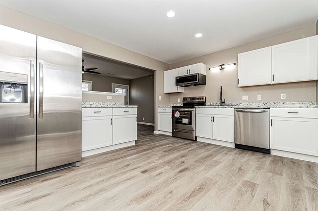 Photo - Charming 2 Bedroom Rental