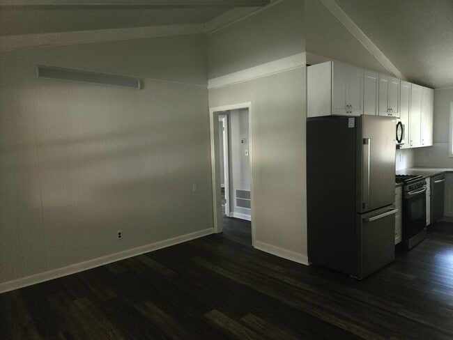 Photo - 623 Alexander St