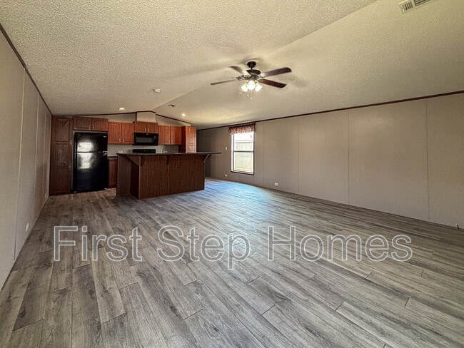 Photo - 1413 Cotopaxi St