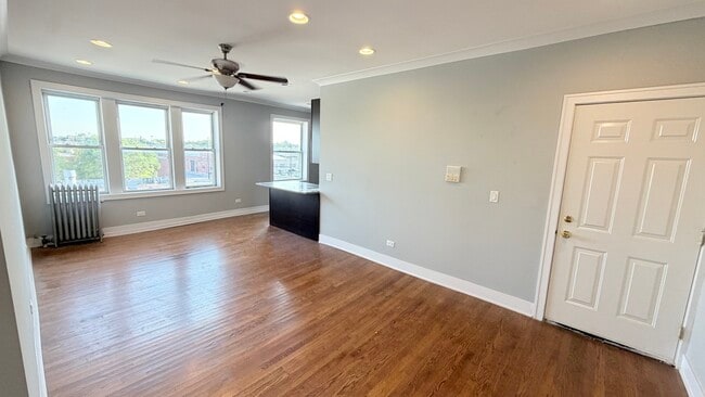 3153 W Augusta Blvd