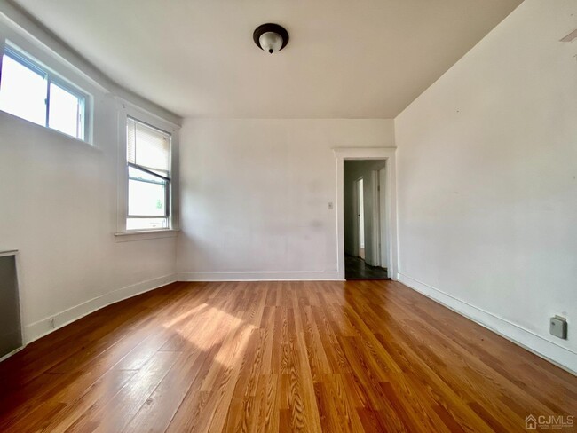 Photo - 625 E Curtis St