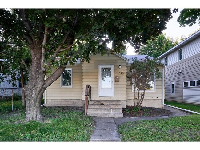 Building Photo - 1090 11th Ave SE