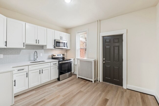 Photo - 3357 Malta St