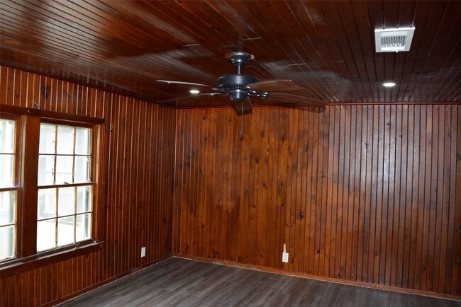 Building Photo - 2021 Ducros St Rental