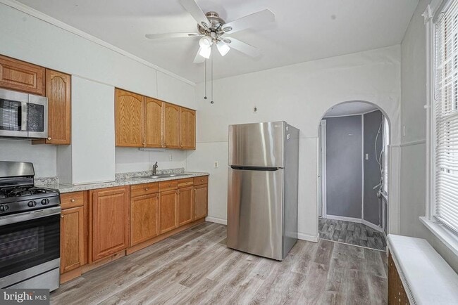 Building Photo - 30 S Railroad Ave