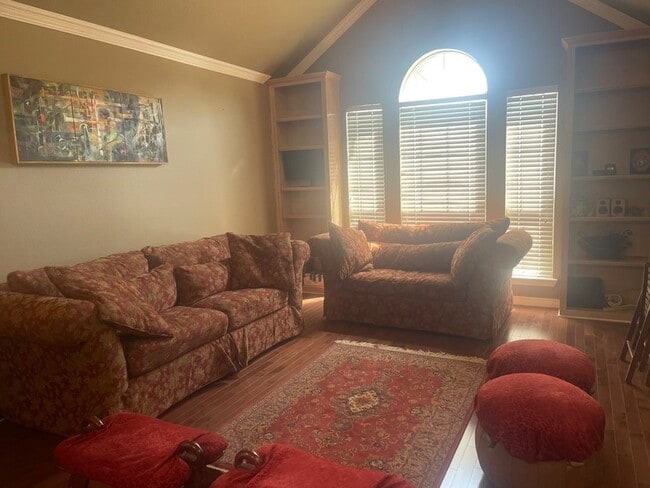Photo - 1414 Melody Ln