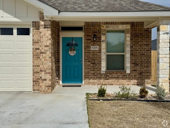 Building Photo - 5205 Rose Gdn Lp Rental