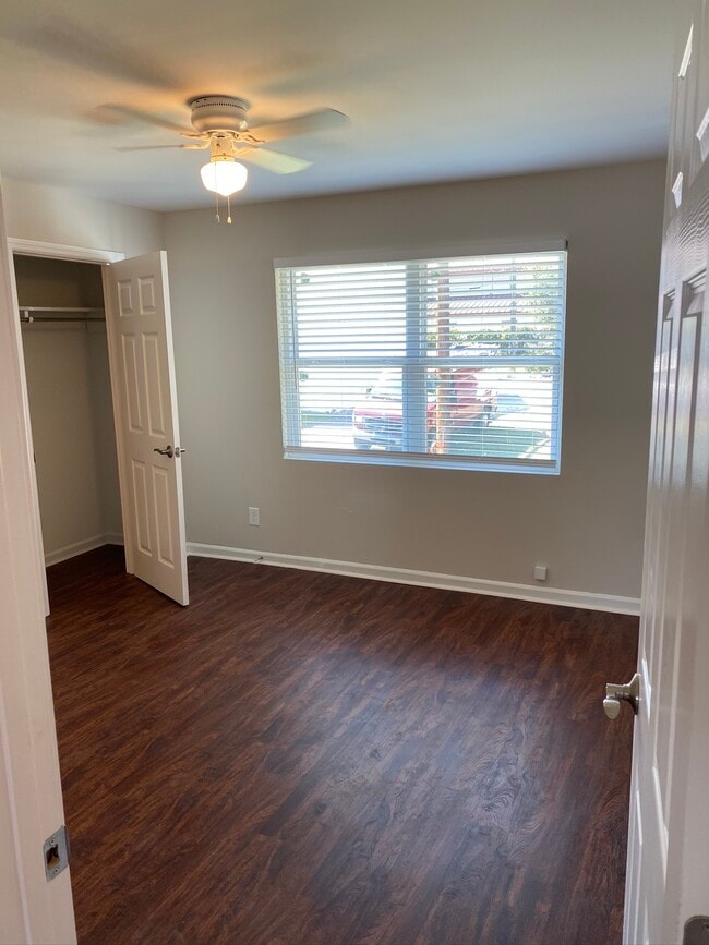 Photo - 969 Forest Ave