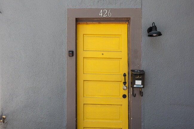 Photo - 426 W Woodlawn Ave Unit 1