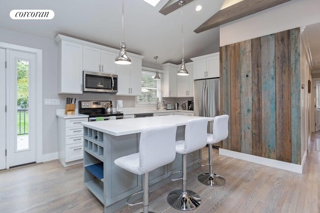 Photo - 348 Division St