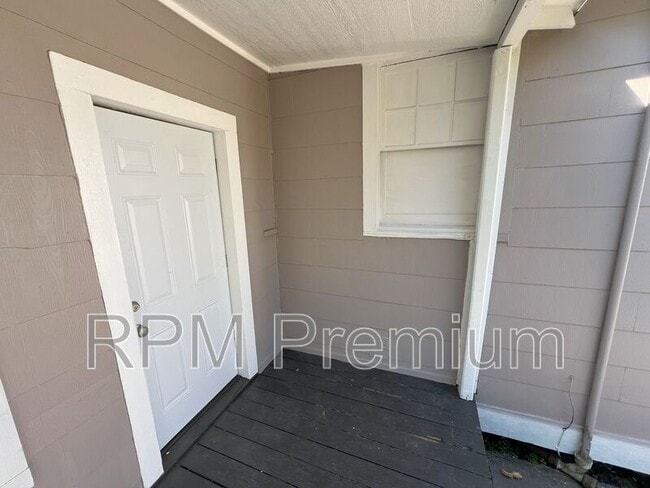 Photo - 2914 Convention St