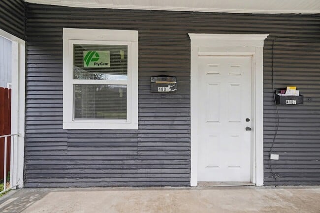 Photo - 4805 Belmont Ave