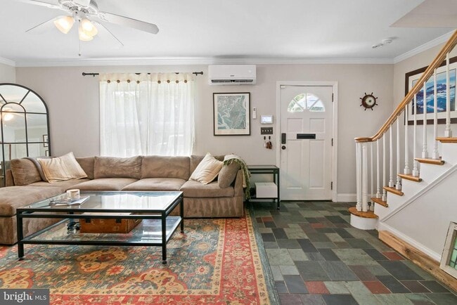 Photo - 214 Sumner Rd