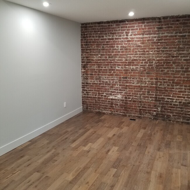 Photo - 21 65th St Unit 2