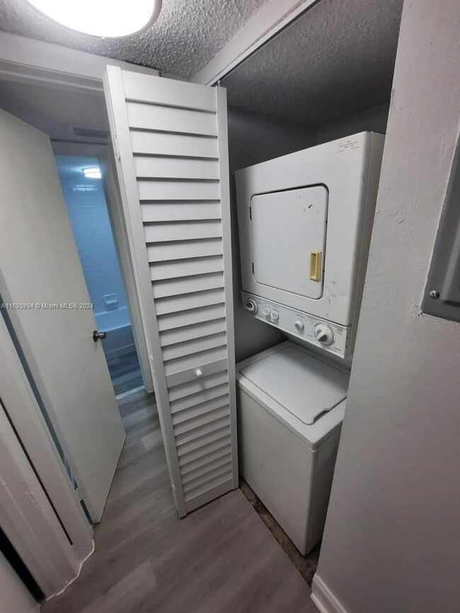 Photo - 1400 Jefferson Dr