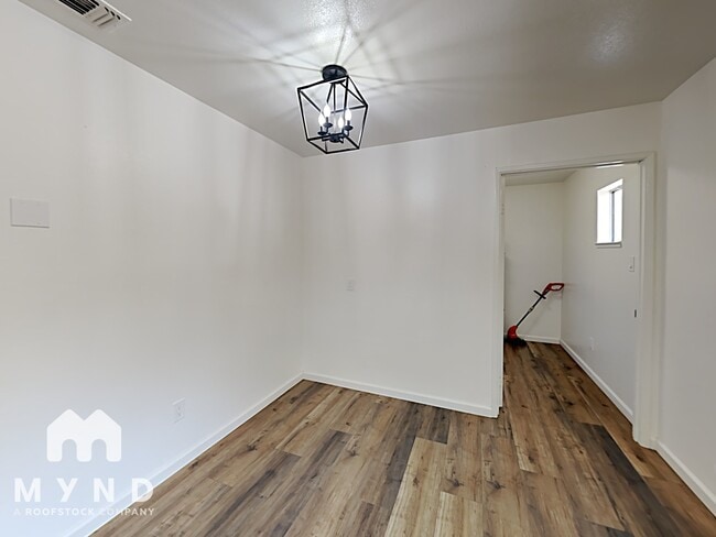 Photo - 2740 42nd St