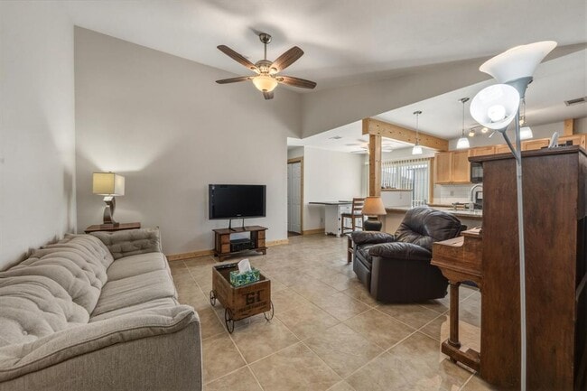 Photo - 513 Texas Ave