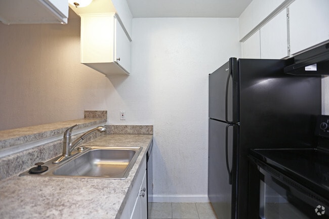 1BR,1BA - 478SF - #202 - KITCHEN - Bowser
