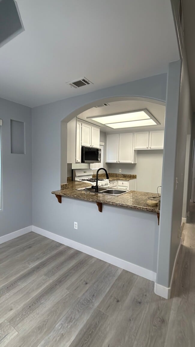 Photo - 14627 Gledhill St