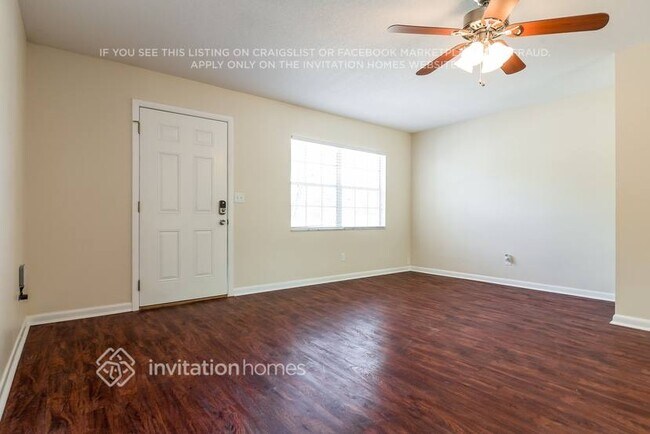 Photo - 990 Vincent Dr