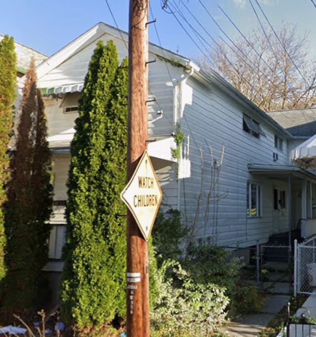 Building Photo - 64-66 Hutson Unit 66