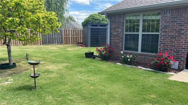 Photo - 402 SW Arch St