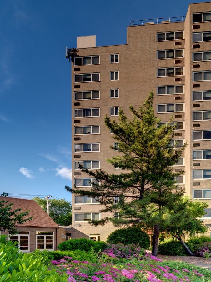 Photo - Edith Johnson Towers at Monterey Place