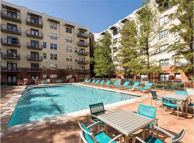 Building Photo - 202 1/2 Lavaca St Unit A3-20