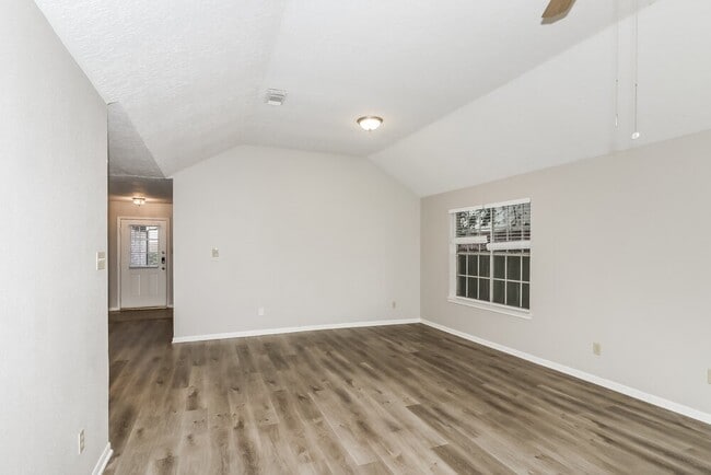 Photo - 16907 Dusty Mill Dr E