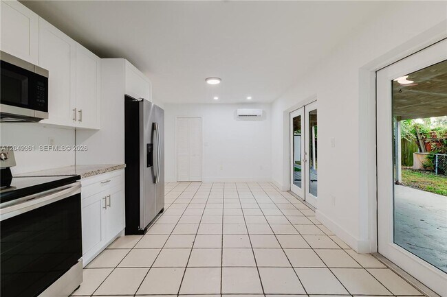 Photo - 6130 Flagler St