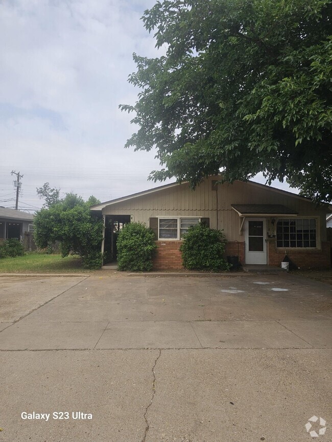 Building Photo - 2118 38th St Rental