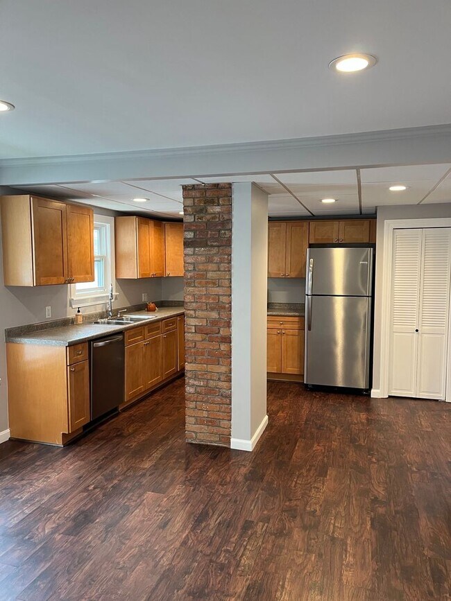 4 Water St Unit B