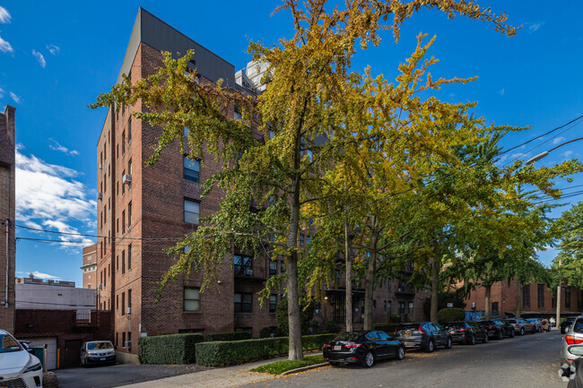 The Warwick - The Warwick Apartments