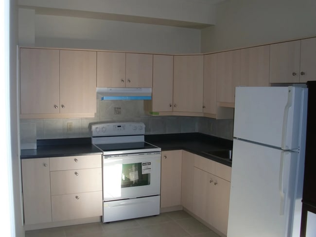 Building Photo - 1 Flora St Unit 1