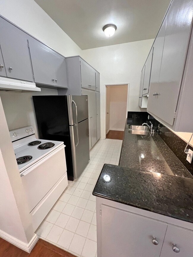 Photo - 11936 Darlington Ave Unit 102