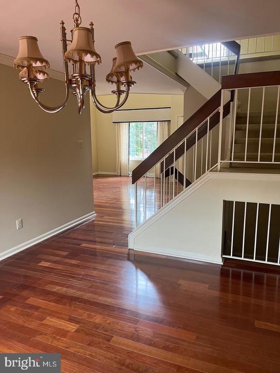 Photo - 4 Lantern Ln