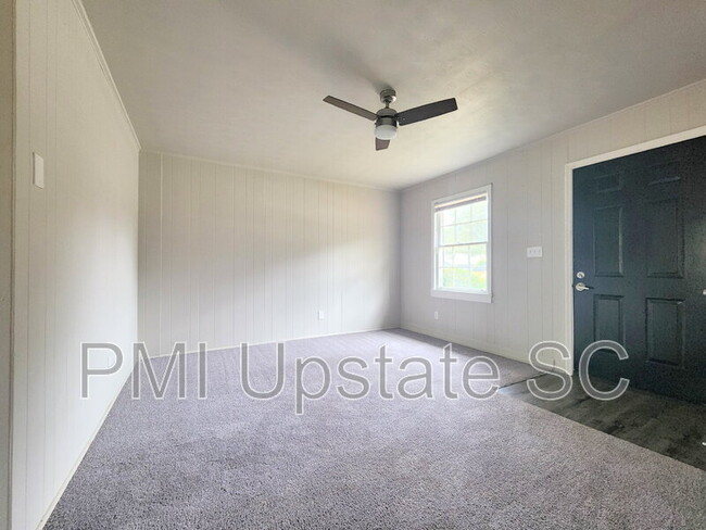Photo - 103A Looneybrook Dr