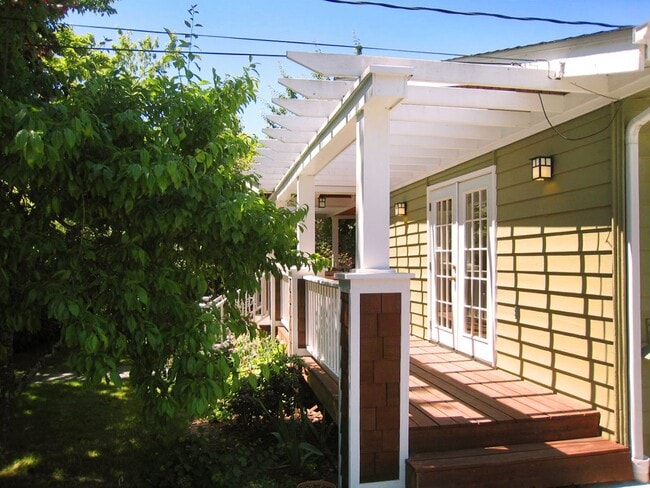 Photo - 3bd/1.75ba Seattle Home