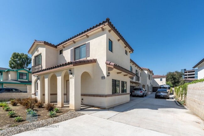 405 Genoa St