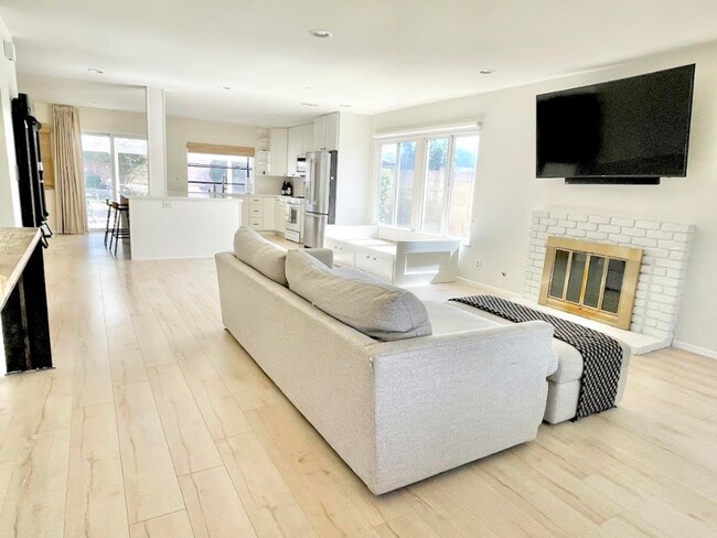 Photo - Centrally located 3 bed , 2 bath home